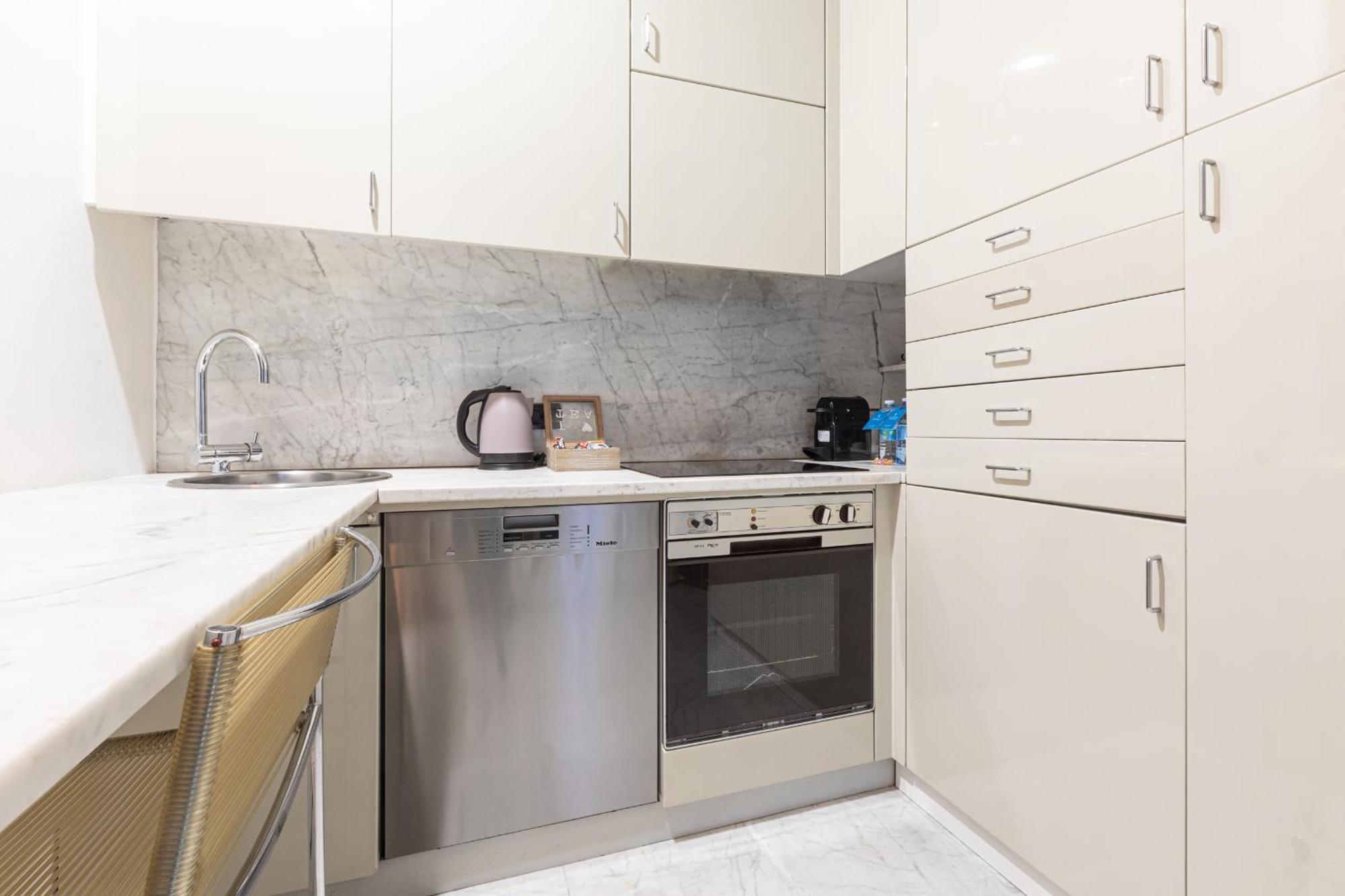 Monte Napoleone Split-Level Terrace Apartment - Top Collection Милано Екстериор снимка