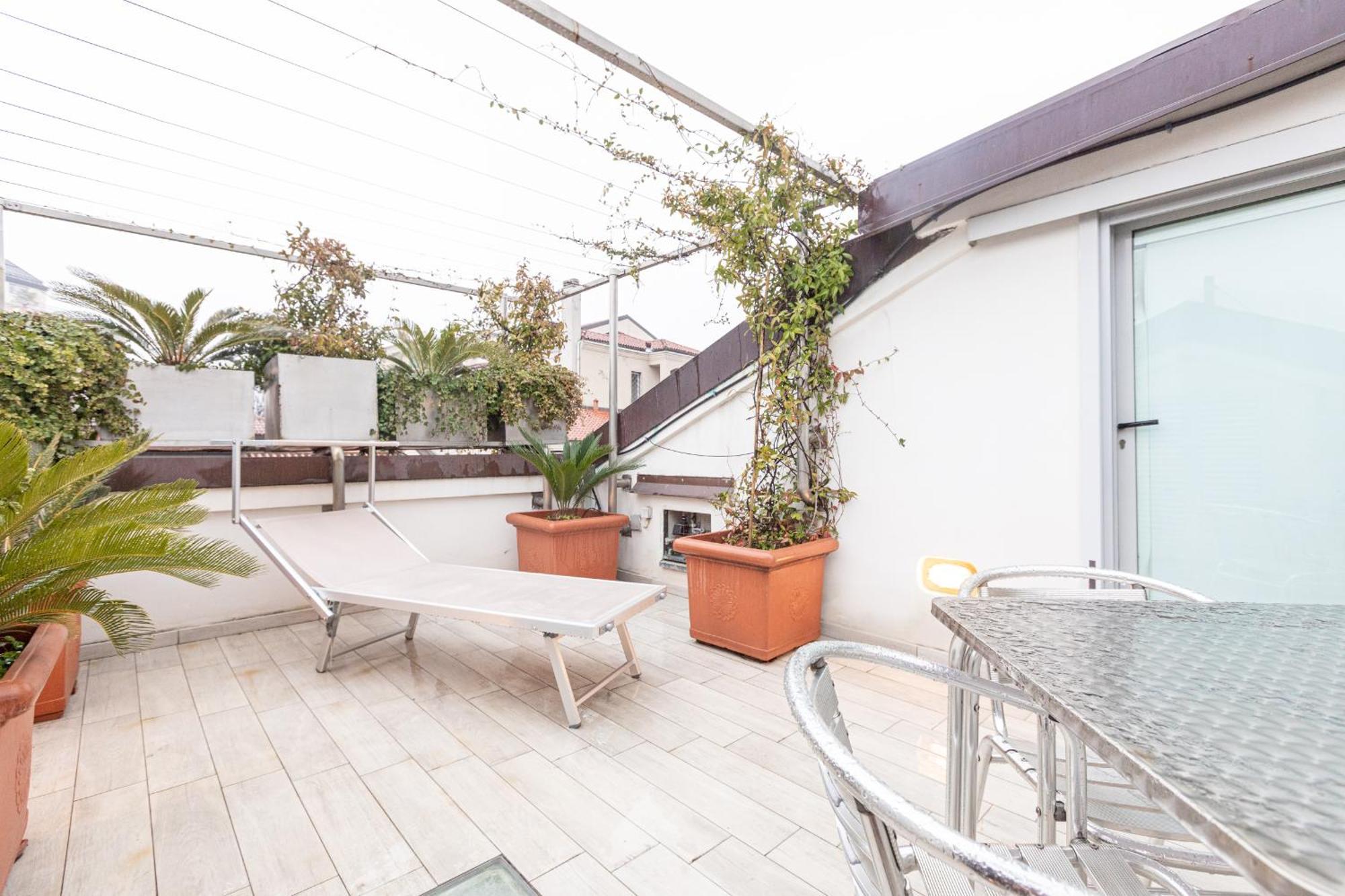Monte Napoleone Split-Level Terrace Apartment - Top Collection Милано Екстериор снимка